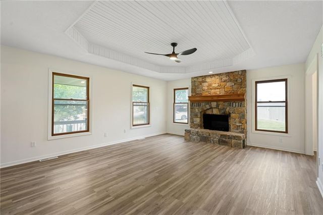 1636 NE Thames Drive, Lee's Summit, MO 64086