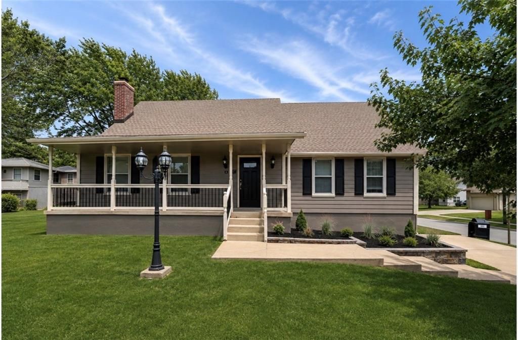 1636 Thames Drive NE, Lee's Summit, MO 64086