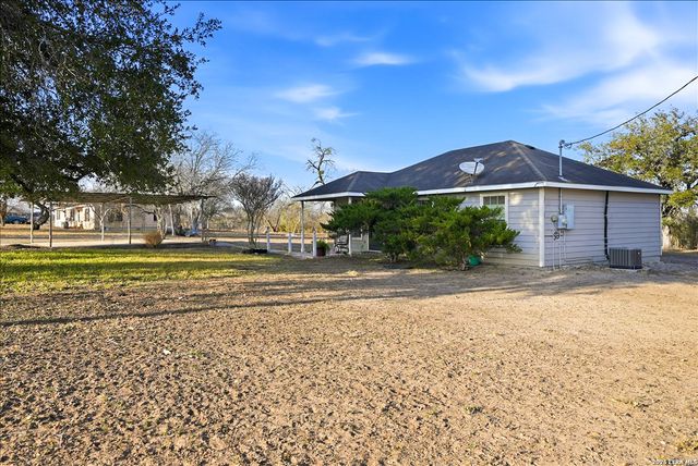 3260 HWY 281, George West, TX 78022