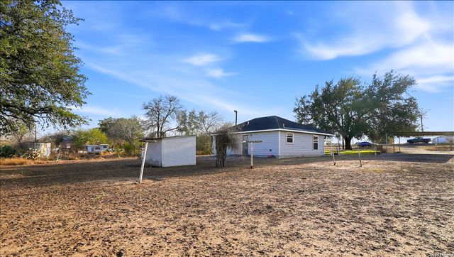 3260 HWY 281, George West, TX 78022