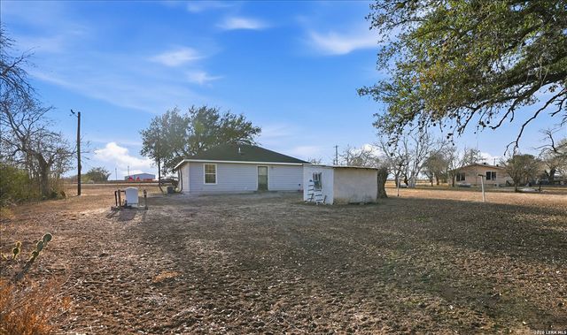 3260 HWY 281, George West, TX 78022