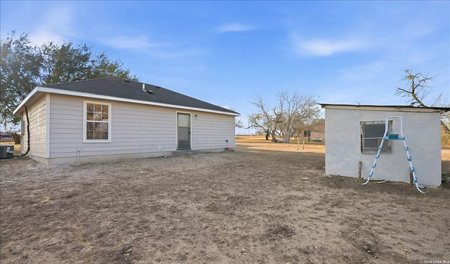 3260 HWY 281, George West, TX 78022