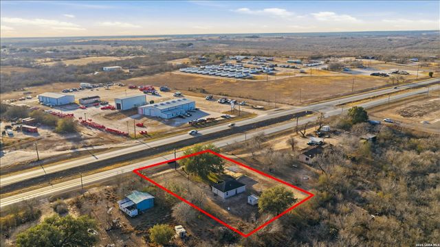 3260 HWY 281, George West, TX 78022