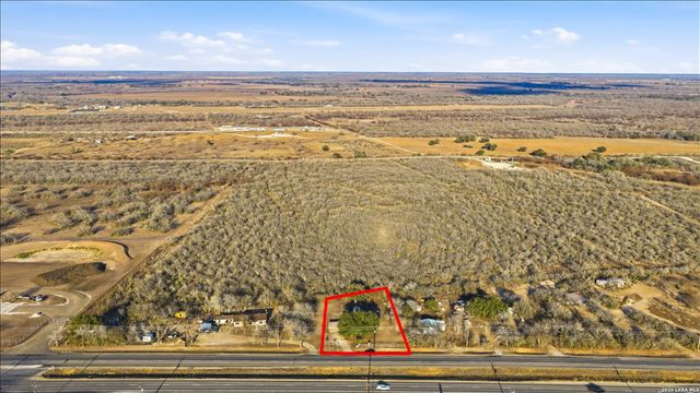 3260 HWY 281, George West, TX 78022
