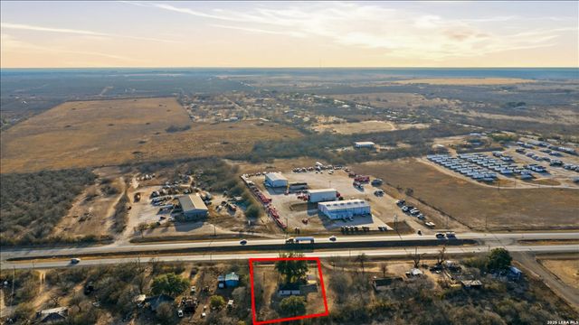 3260 HWY 281, George West, TX 78022