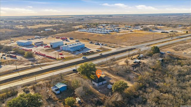 3260 HWY 281, George West, TX 78022