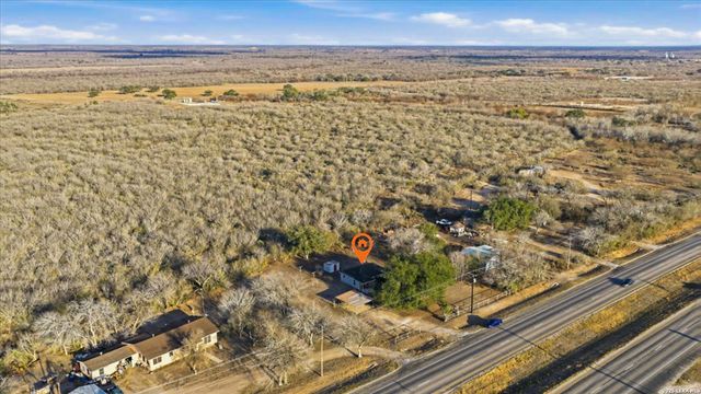 3260 HWY 281, George West, TX 78022