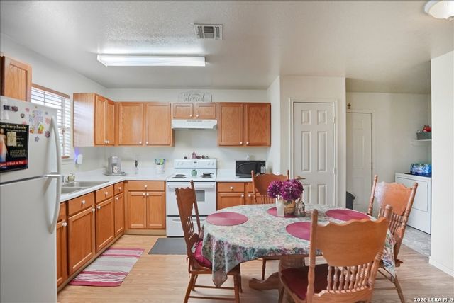 3260 HWY 281, George West, TX 78022