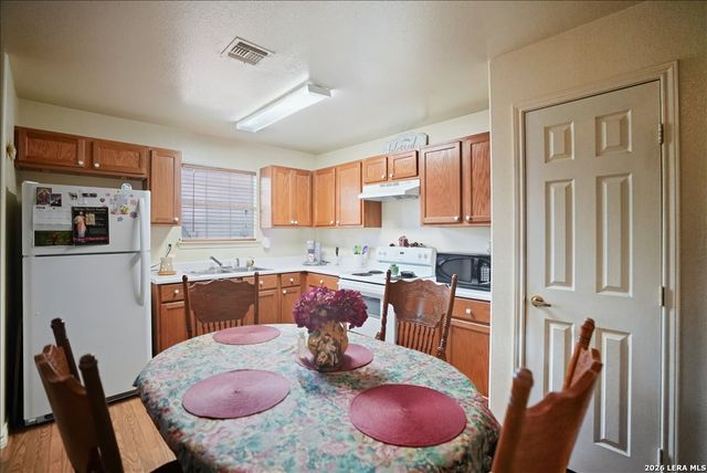 3260 HWY 281, George West, TX 78022