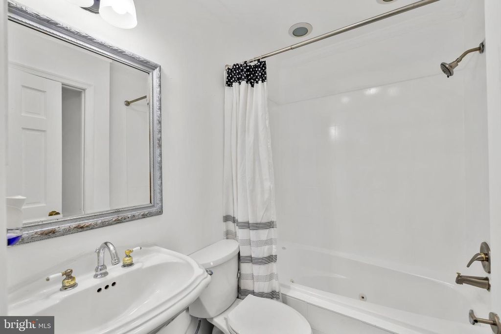 2811 31ST PL NE #2811, Washington, DC 20018