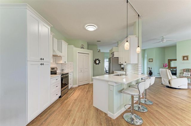 7102 42ND COURT E, Sarasota, FL 34243