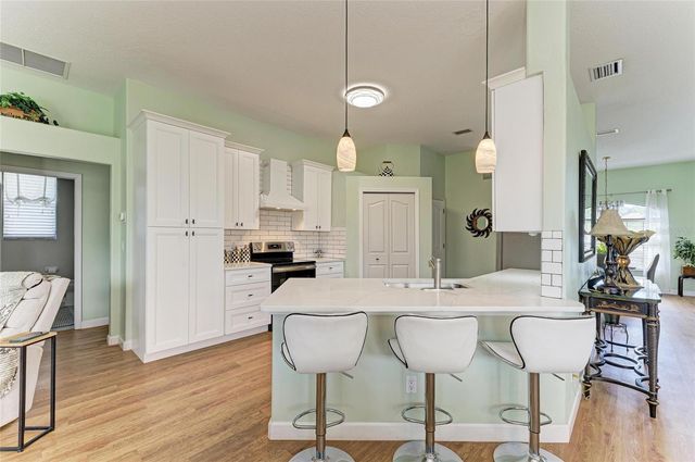 7102 42ND COURT E, Sarasota, FL 34243