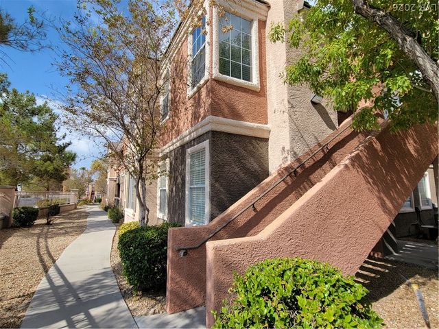 1505 Blackcombe Street 104, Las Vegas, NV 89128