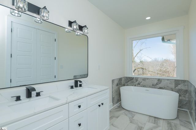 105 Horseshoe Bend Road, Easley, SC 29642