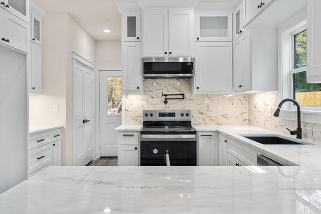 23228 Peninsula Point, Berryville, TX 75763
