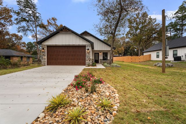 23228 Peninsula Point, Berryville, TX 75763
