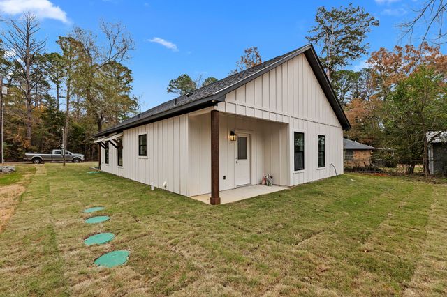 23228 Peninsula Point, Berryville, TX 75763
