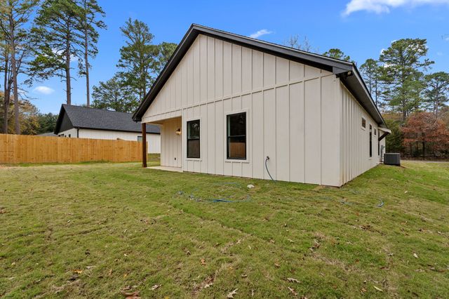 23228 Peninsula Point, Berryville, TX 75763
