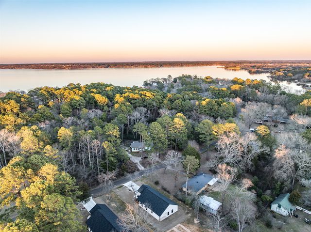 23228 Peninsula Point, Berryville, TX 75763