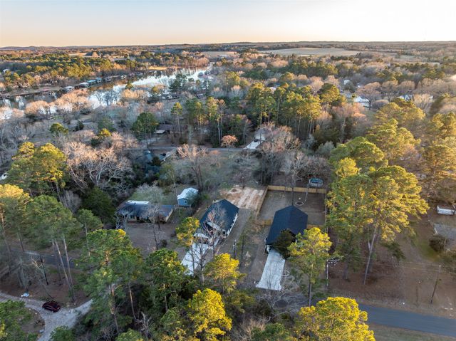 23228 Peninsula Point, Berryville, TX 75763