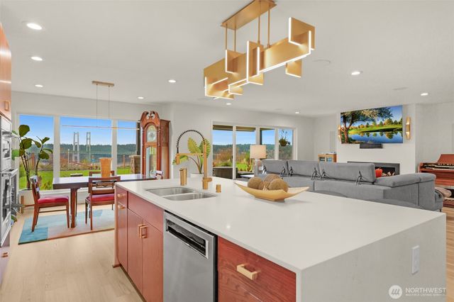 2512 Vista View Drive, Tacoma, WA 98406