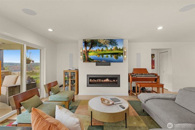 2512 Vista View Drive, Tacoma, WA 98406