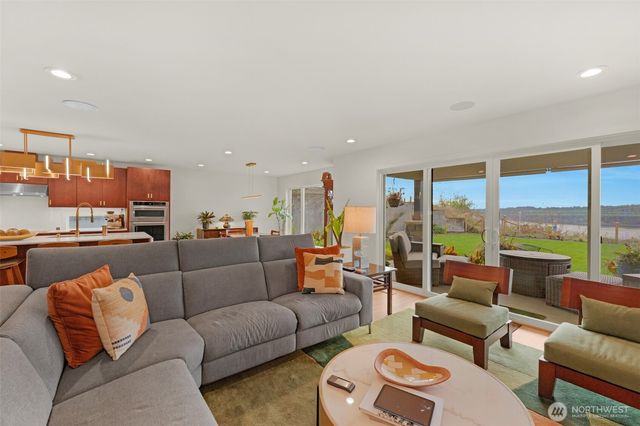 2512 Vista View Drive, Tacoma, WA 98406