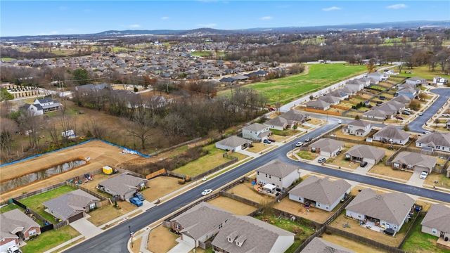 307 Woodcreek Street, Lowell, AR 72745