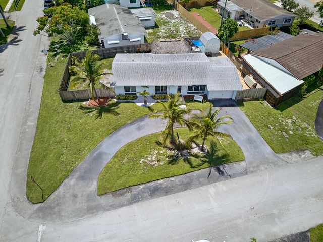 1419 SE 1ST Way, Deerfield Beach, FL 33441