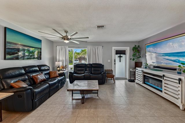 1419 SE 1ST Way, Deerfield Beach, FL 33441