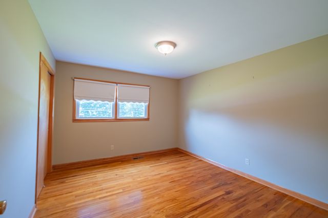 1111 Holders Cove Rd, Winchester, TN 37398