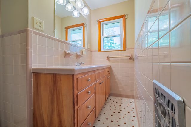 1111 Holders Cove Rd, Winchester, TN 37398