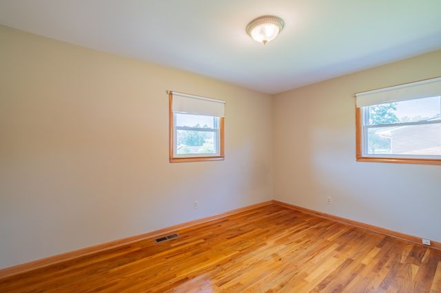 1111 Holders Cove Rd, Winchester, TN 37398
