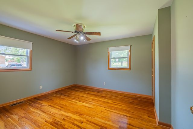 1111 Holders Cove Rd, Winchester, TN 37398