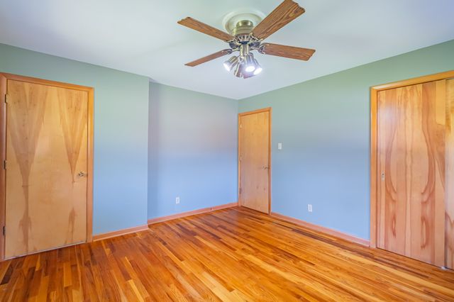 1111 Holders Cove Rd, Winchester, TN 37398