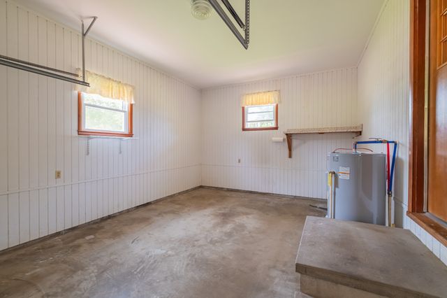 1111 Holders Cove Rd, Winchester, TN 37398