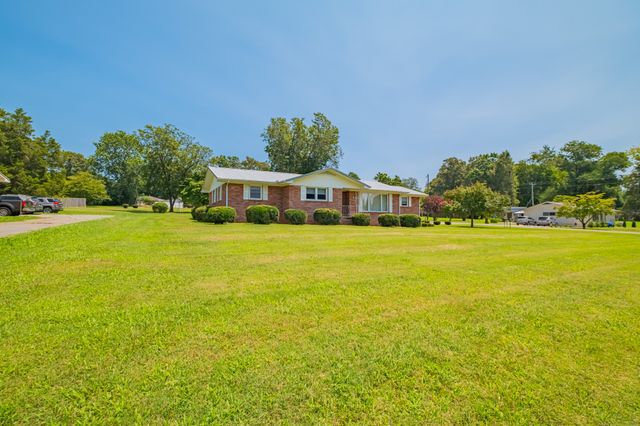 1111 Holders Cove Rd, Winchester, TN 37398