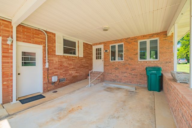 1111 Holders Cove Rd, Winchester, TN 37398