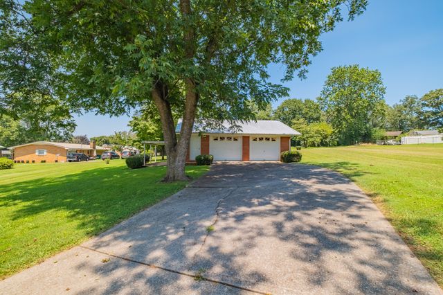 1111 Holders Cove Rd, Winchester, TN 37398