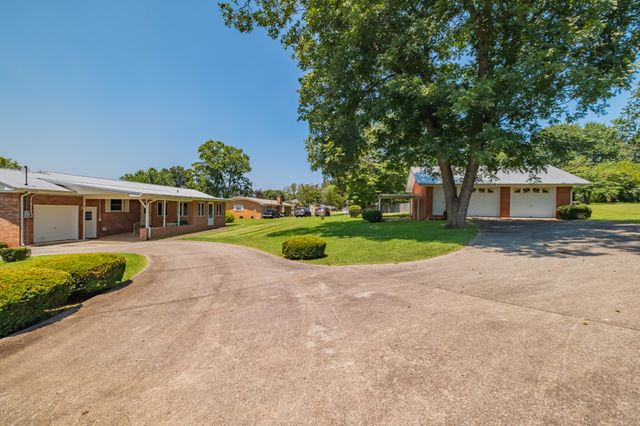 1111 Holders Cove Rd, Winchester, TN 37398