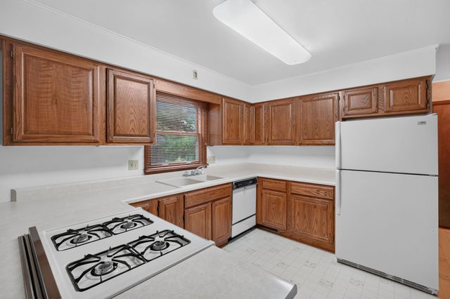 112 N Riverside Drive, Ames, IA 50010