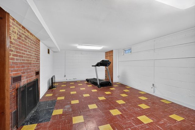 112 N Riverside Drive, Ames, IA 50010