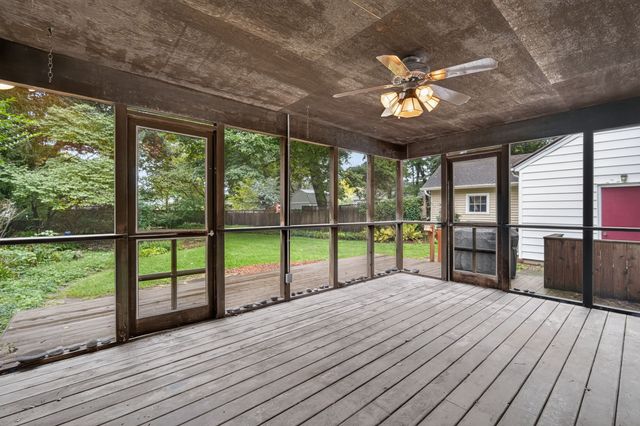 112 N Riverside Drive, Ames, IA 50010