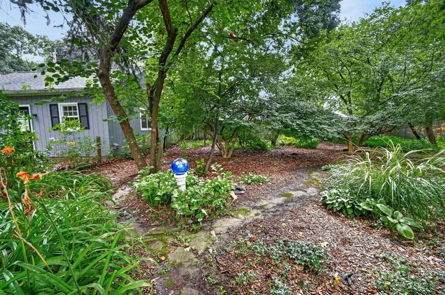 112 N Riverside Drive, Ames, IA 50010