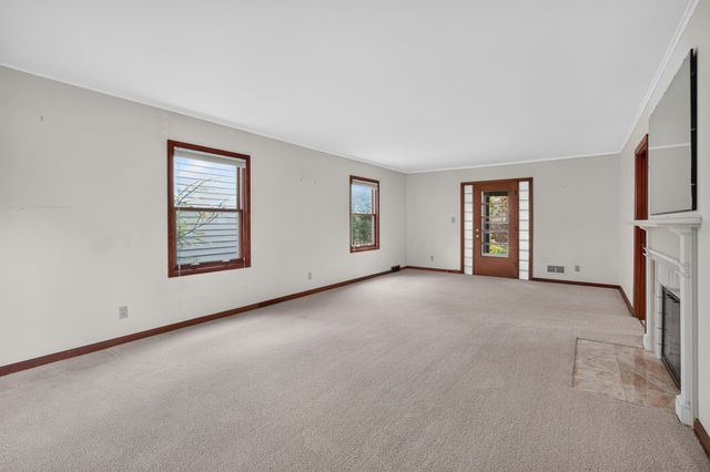 112 N Riverside Drive, Ames, IA 50010
