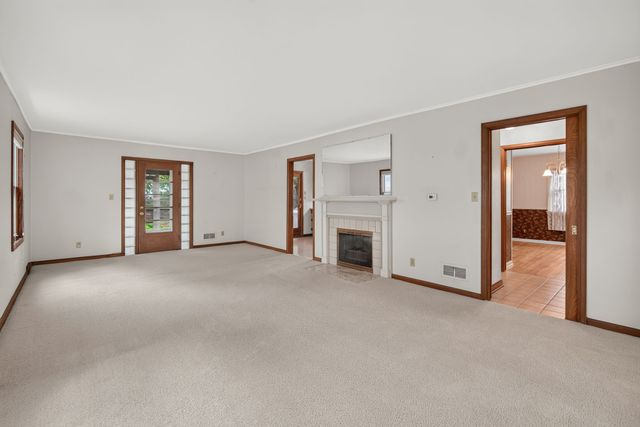112 N Riverside Drive, Ames, IA 50010