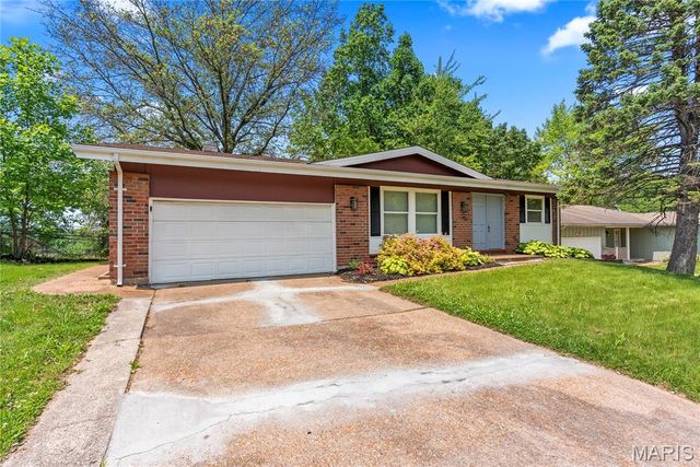 11869 Galba Drive, Florissant, MO 63033