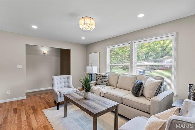 11869 Galba Drive, Florissant, MO 63033