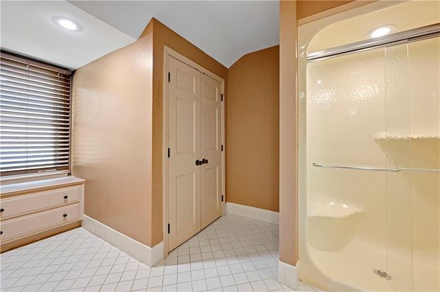 4421 W 112th Terrace, Leawood, KS 66211