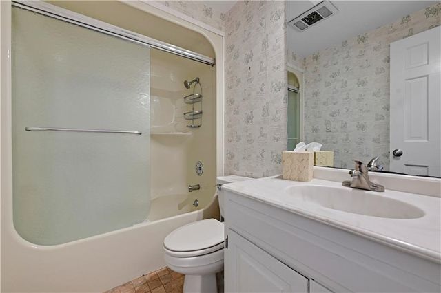 4421 W 112th Terrace, Leawood, KS 66211